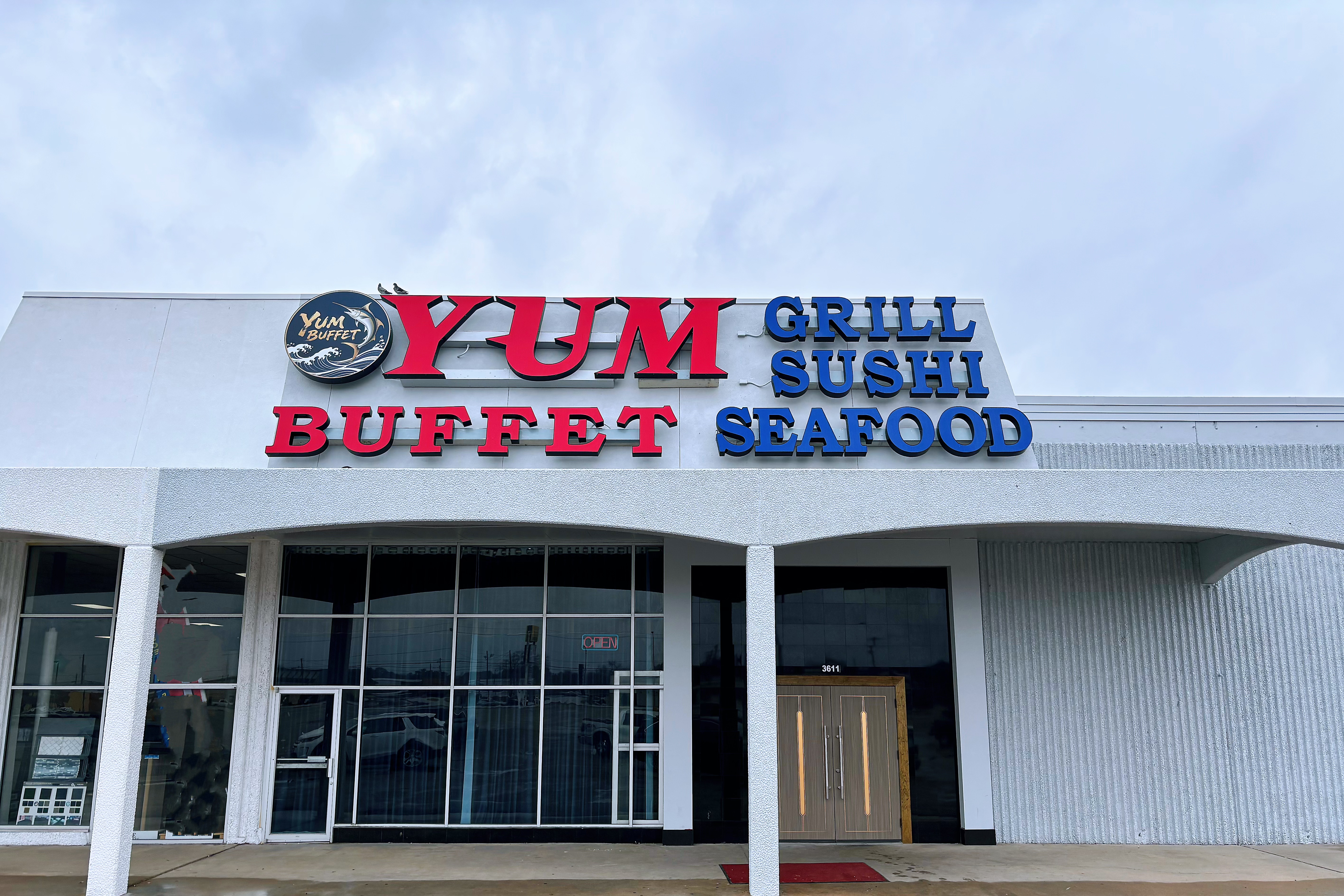 Asian buffet dish selection at Yum Buffet Victoria