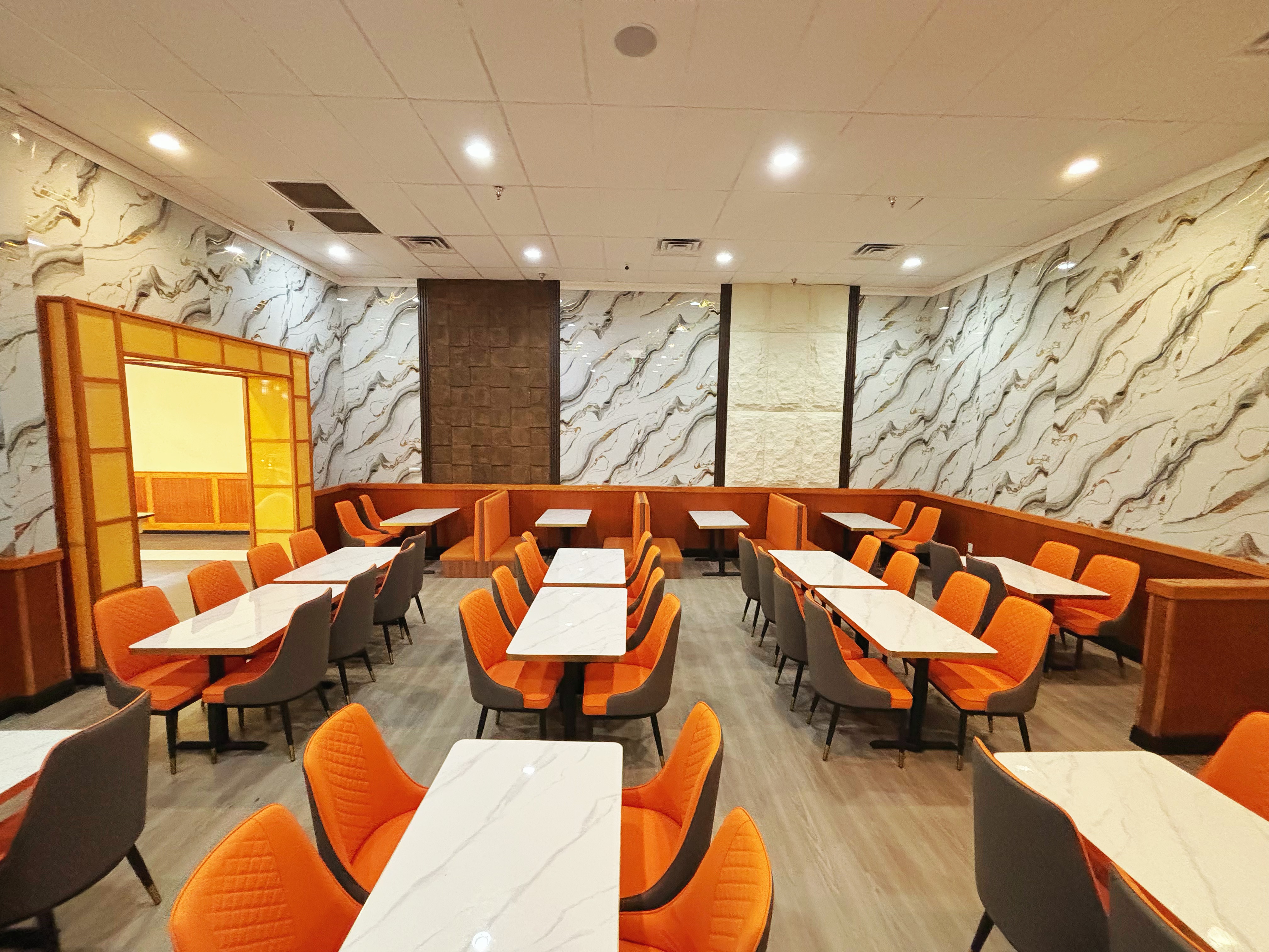 Buffet hot bar and entrees